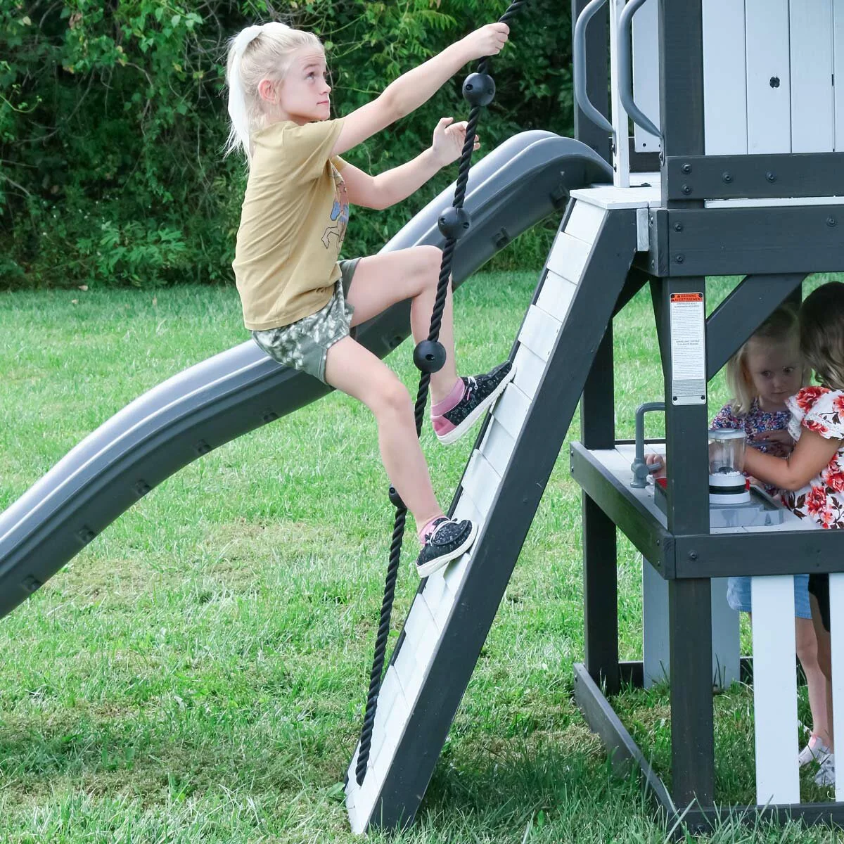 Backyard Discovery Whispering Point Playcentre and Swing Set (3-10 Years) - Image 6