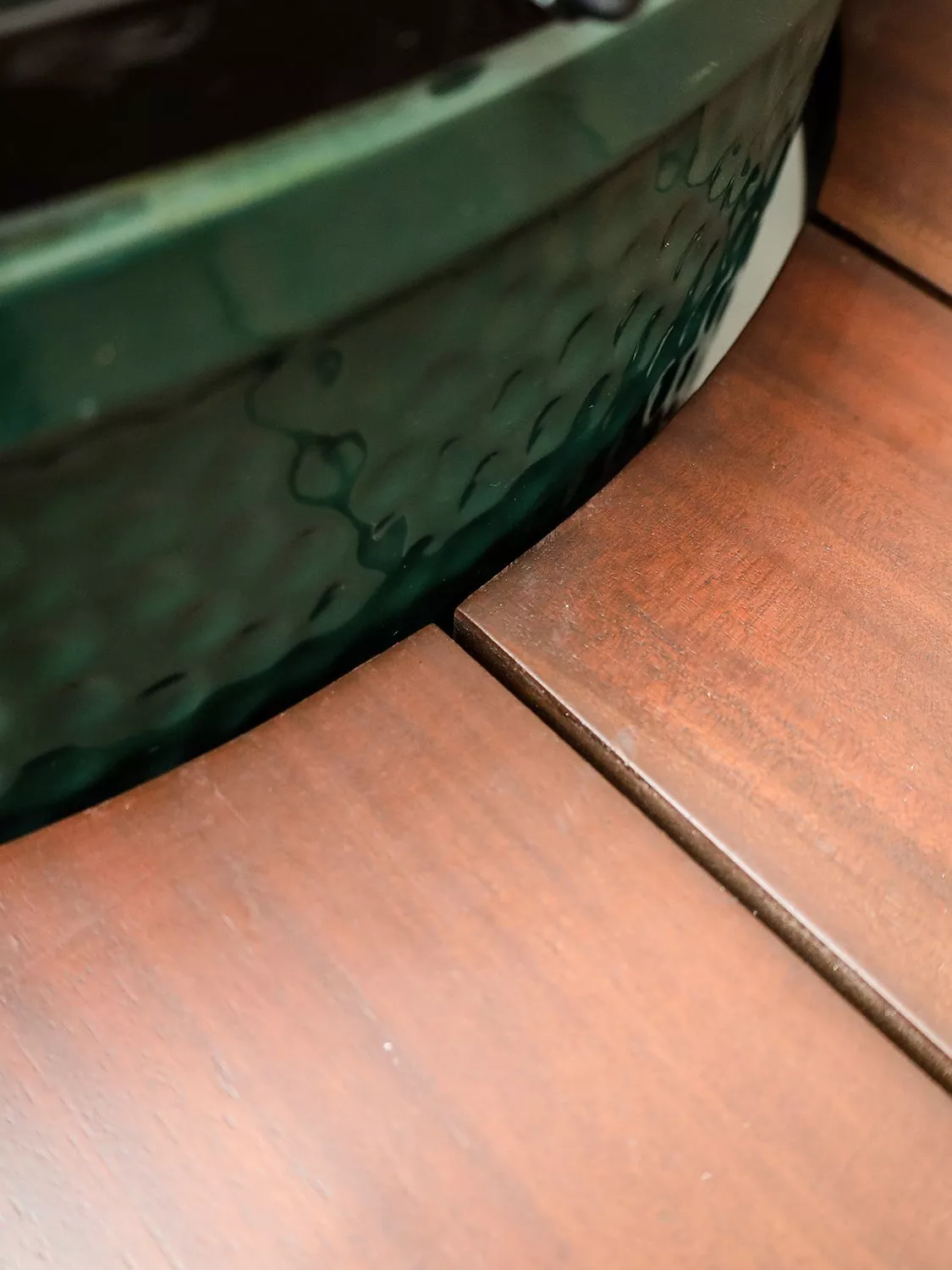 Big Green Egg Extra Large Egg BBQ & Mahogany Wood Table Bundle with ConvEGGtor & Cover - Image 3