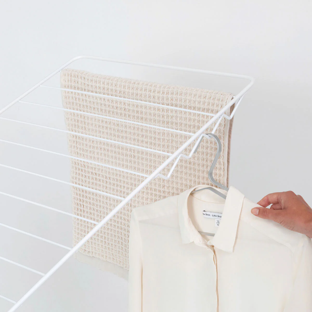 Brabantia HangOn 25m Drying Rack with Rod in White - Image 6