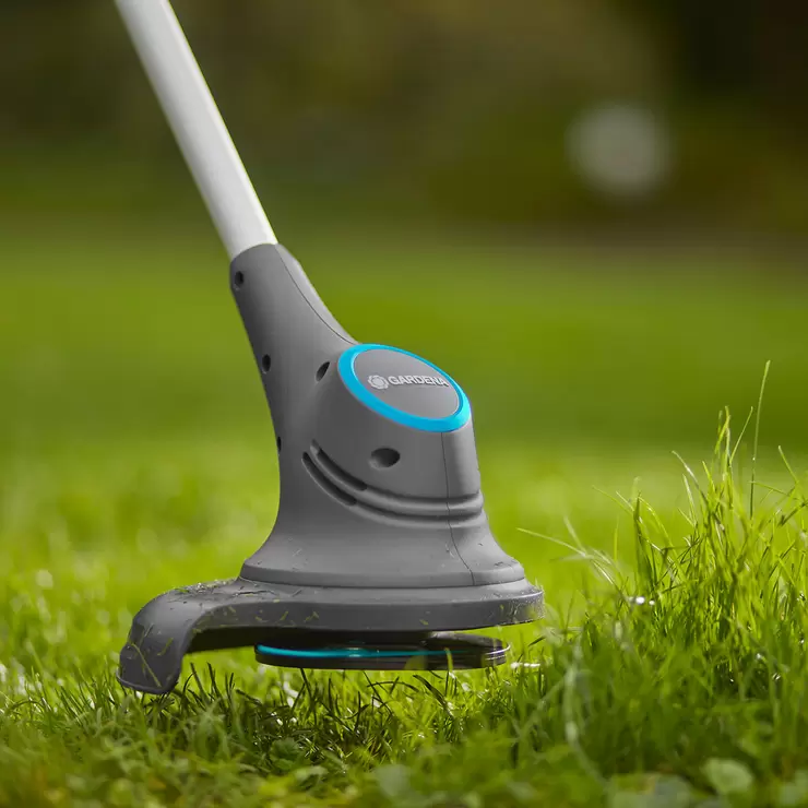 Gardena EasyCut Grass Trimmer with 18V (2.5Ah) Li-ion Battery + Charger - Image 3