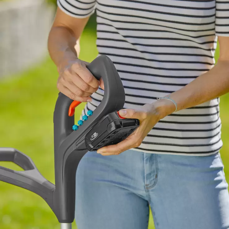 Gardena EasyCut Grass Trimmer with 18V (2.5Ah) Li-ion Battery + Charger - Image 5