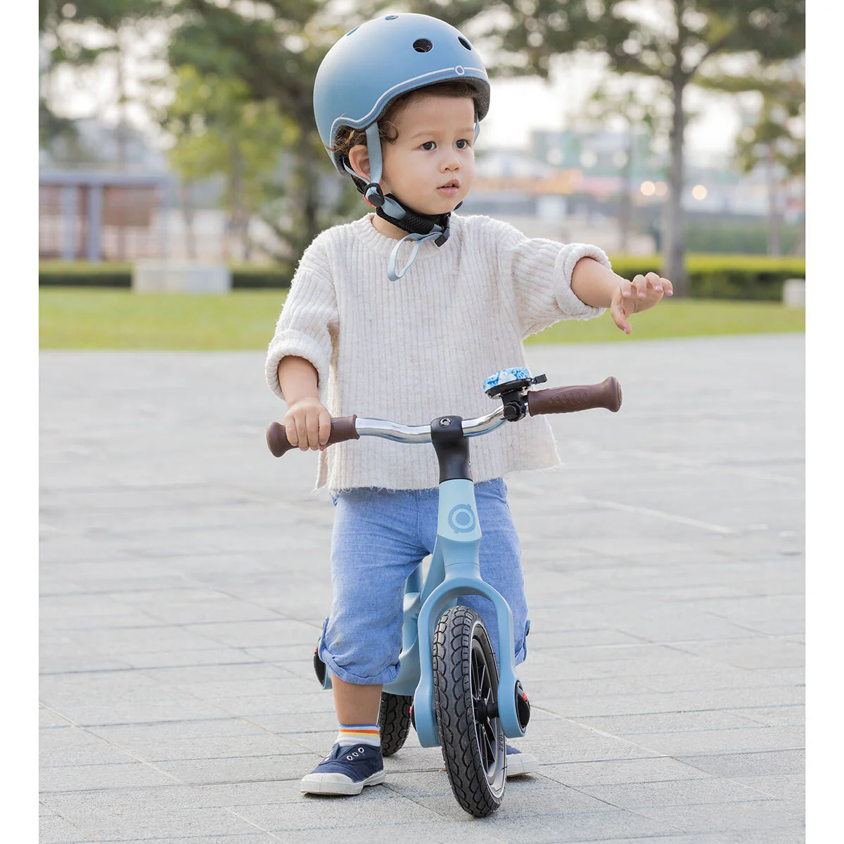 Globber Go Bike Elite Air in Pastel Blue (3+ Years) - Image 3