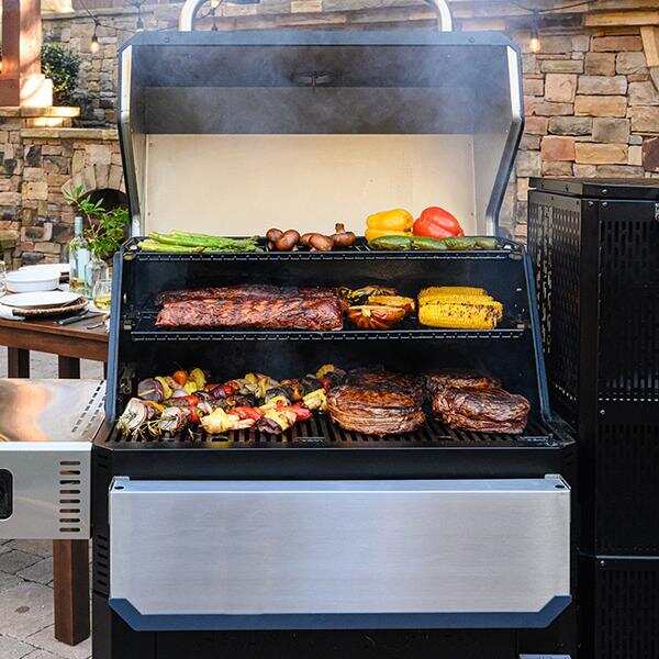 Masterbuilt Gravity Series® 1050 Digital Charcoal Grill + Smoker MB20041320 - Image 6
