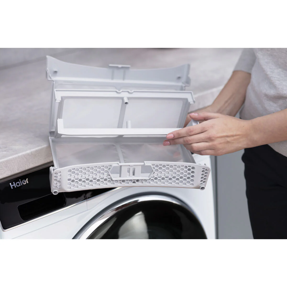 Haier Series 7 HD90-A3Q979U1 9kg Heat Pump Tumble Dryer, A+++ Rated in White - Image 3