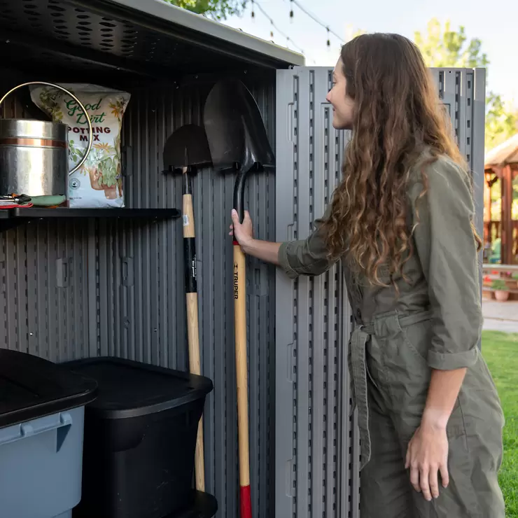 Lifetime 4ft 8" x 3ft 2" (1.47 x 0.97m) Rough Cut Vertical 2,060 Litre Storage Shed - Model 60375U - Image 5