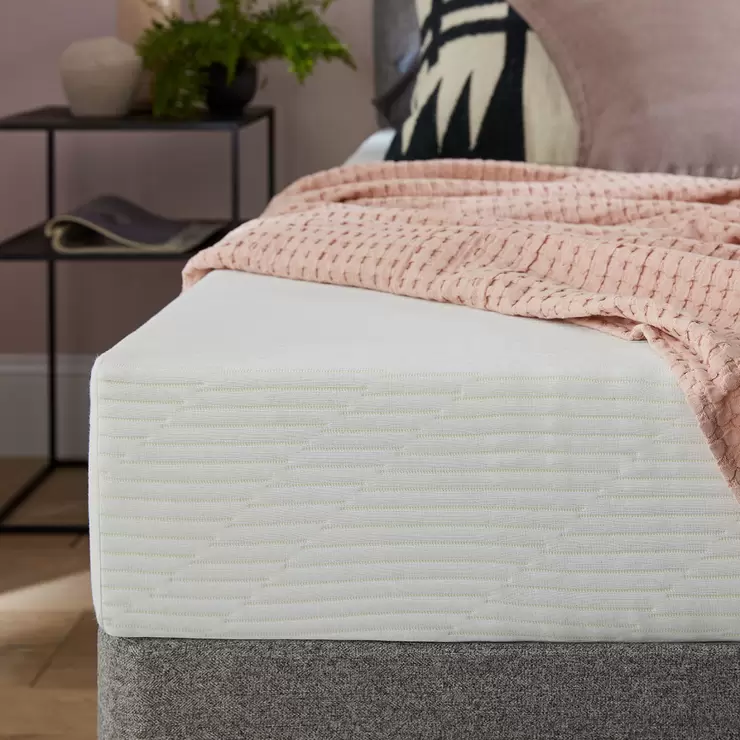 Silentnight Now 5 Zone Rolled Memory Foam Mattress, King - Image 3