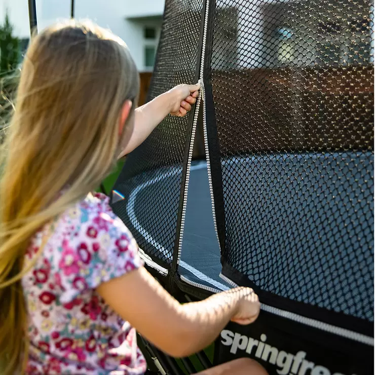 Springfree 13ft Round Jumbo Trampoline - Image 7
