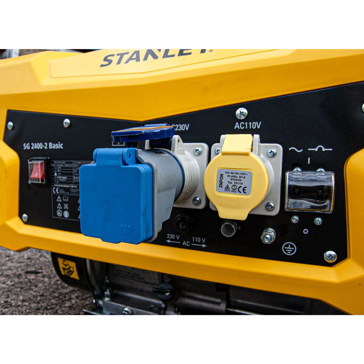 Stanley 2400W Dual Voltage Generator (SG400) - Image 5