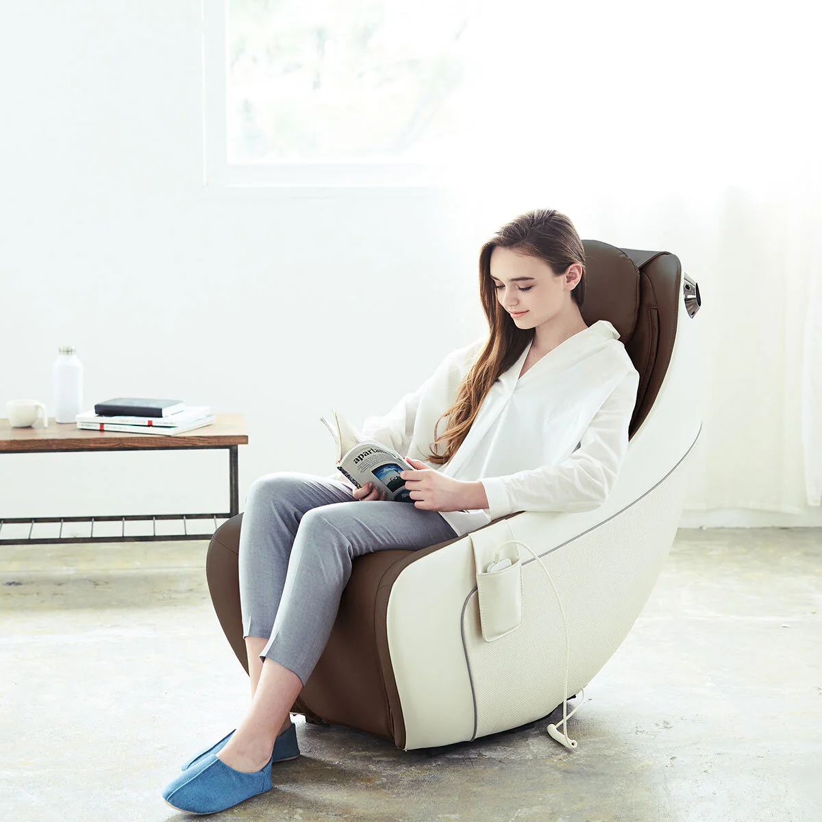 SYNCA CirC Massage Chair in Espresso - Image 3