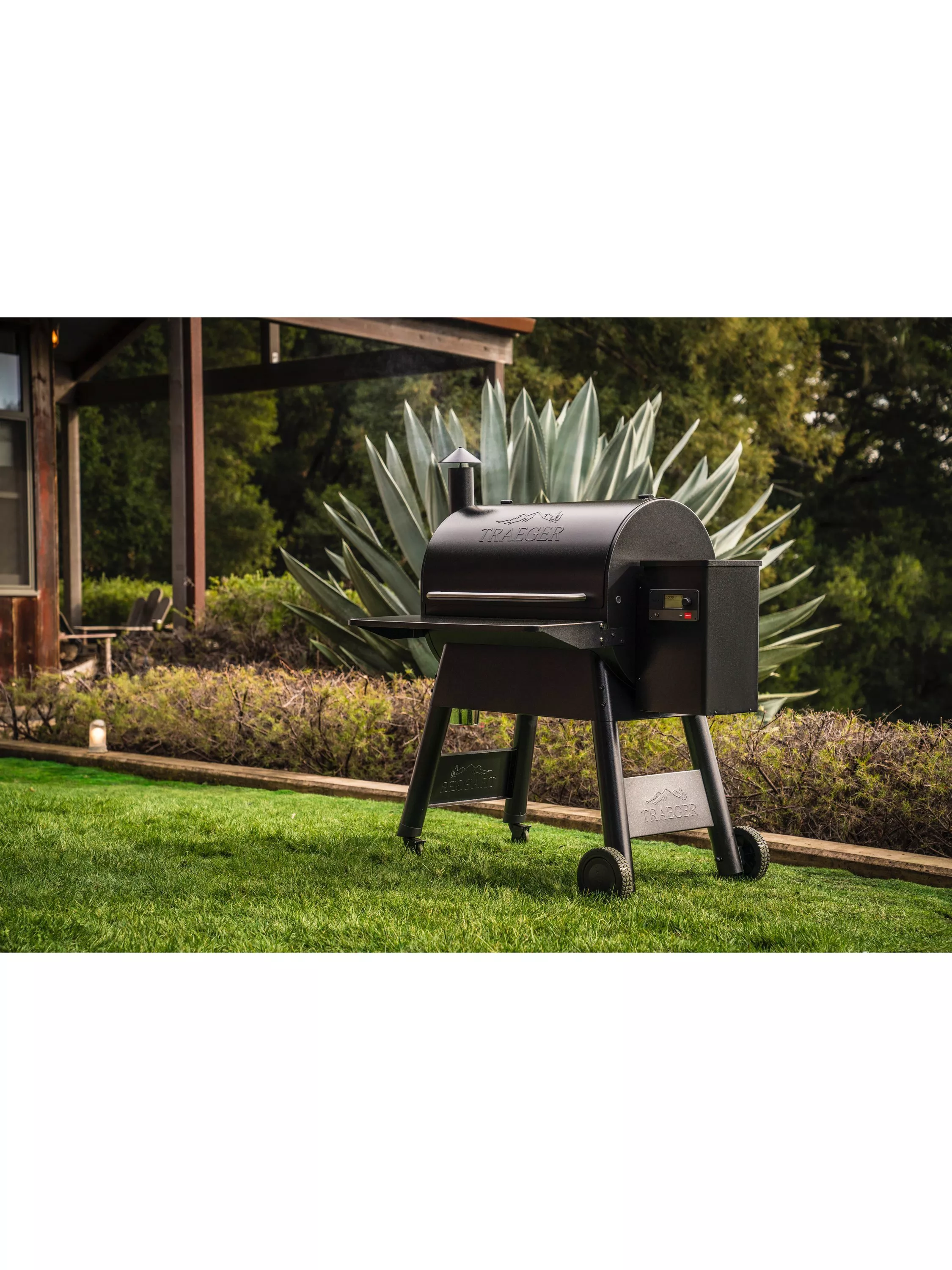 Traeger Pro 780 WiFi Connected Wood Pellet BBQ, Black - Image 3