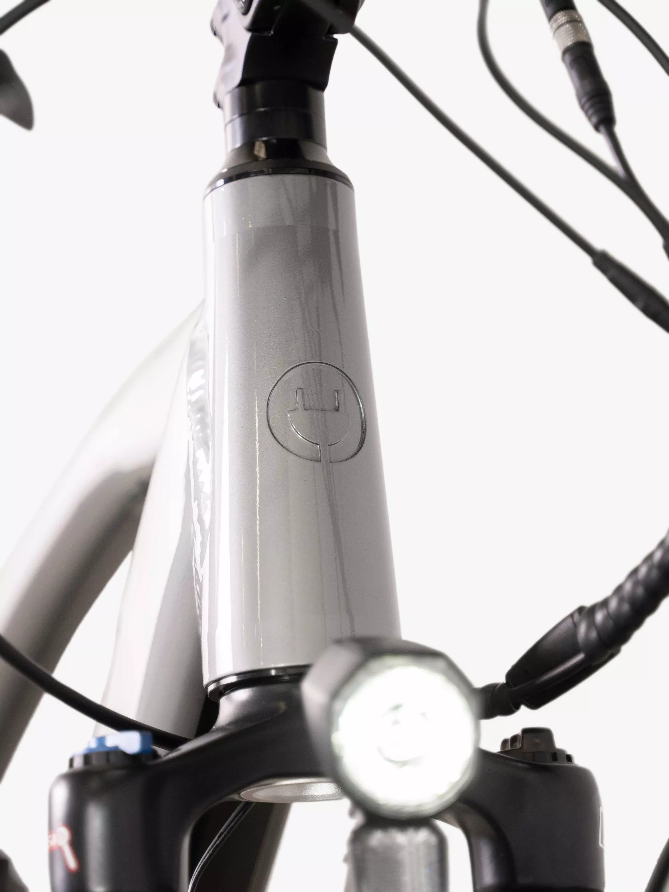 Volt Pulse Hybrid e-Bike, Light Grey, 18" Frame - Image 3
